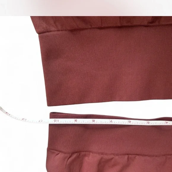 Qinsen Burgundy Sports Bra and Shorts Set - Picture 6 of 6